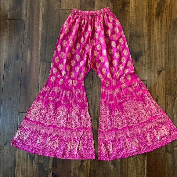 intage custom made Cotton fuchsia on gold medallion print traditional pj pants. - Picture 6 of 7